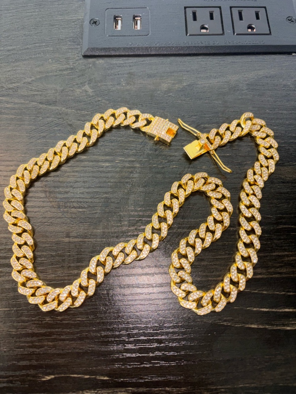 Prong Link Necklace (10mm) in Yellow Gold